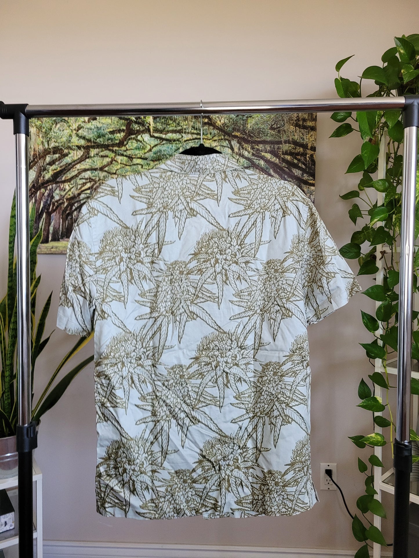 Patterned Short-sleeve Collared Button-Up
